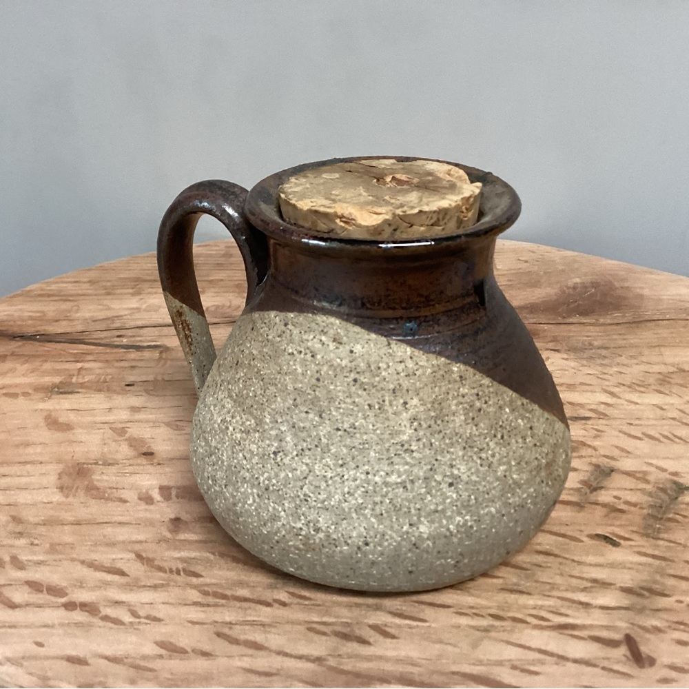 🟤 Vintage - Two Toned Handmade Ceramic Pottery Jar / Creamer / Pitcher - Unique - Picture 1 of 15